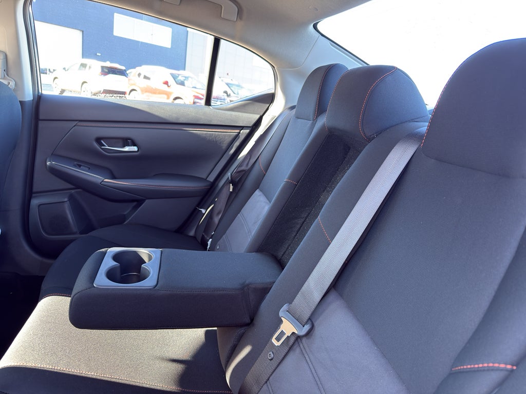 2025 Nissan Sentra SR CVT