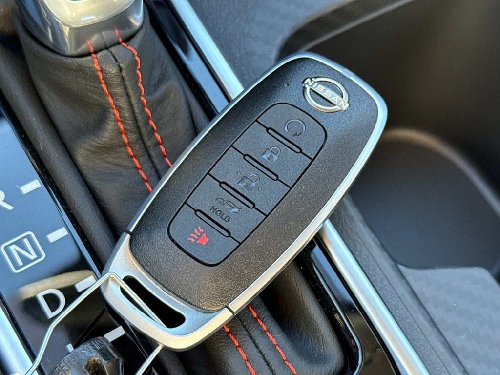 2025 Nissan Sentra SR CVT