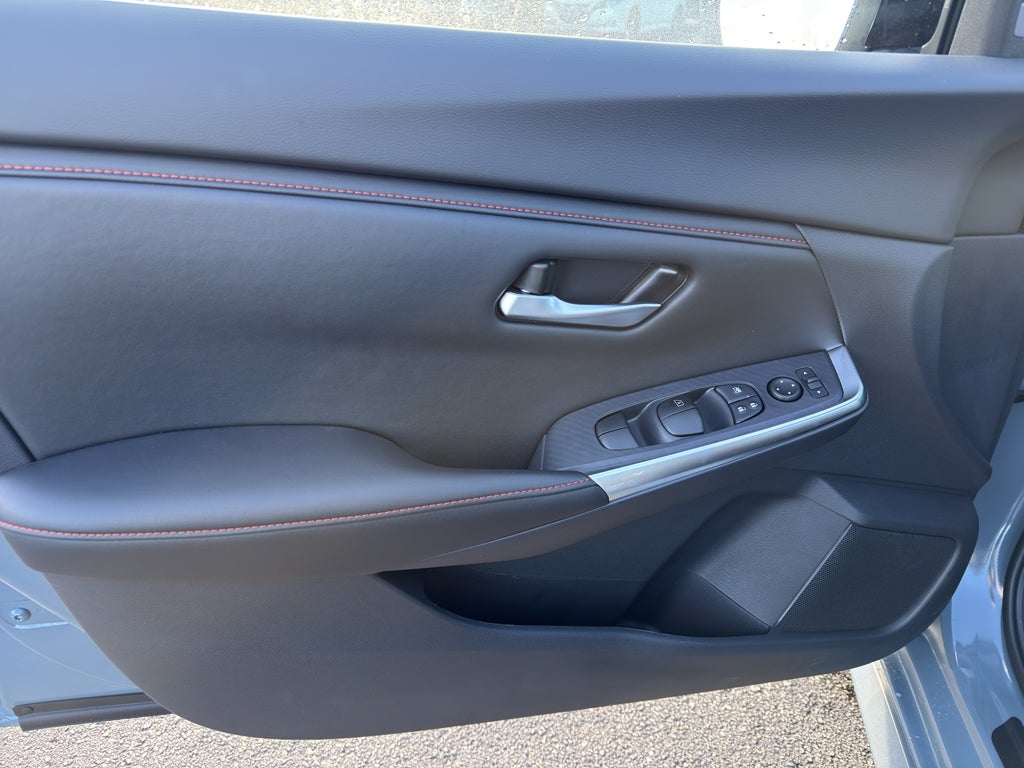 2025 Nissan Sentra SR CVT