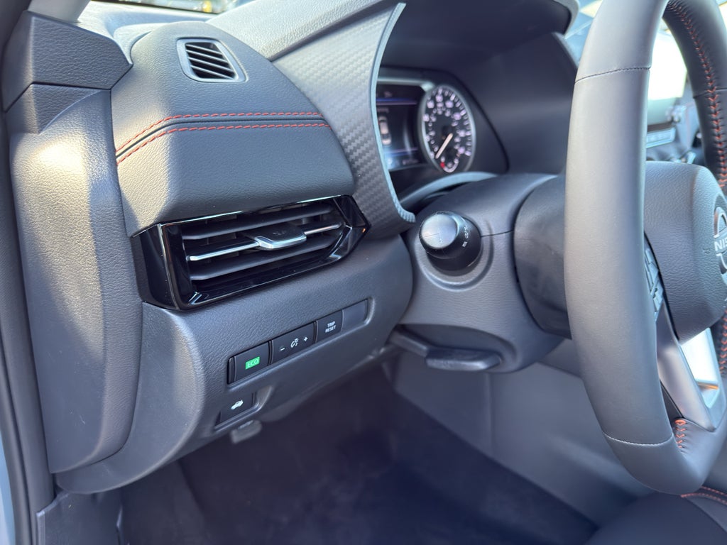 2025 Nissan Sentra SR CVT