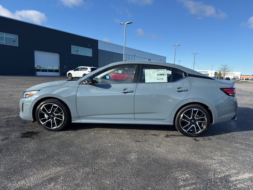 2025 Nissan Sentra SR CVT