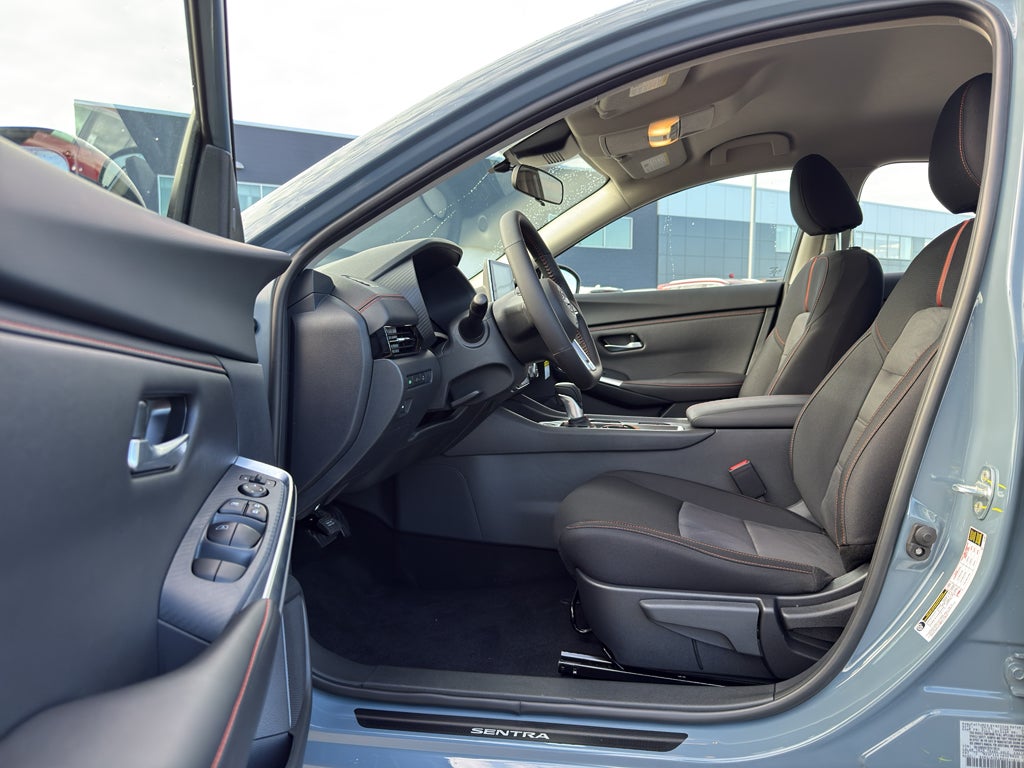 2025 Nissan Sentra SR CVT