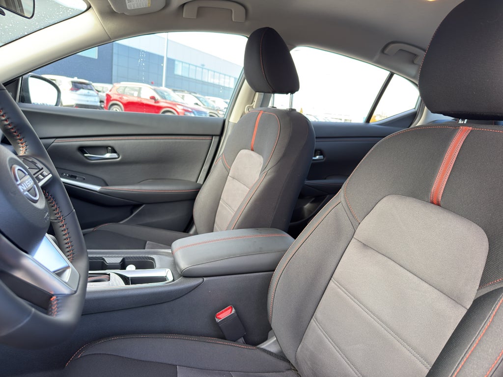 2025 Nissan Sentra SR CVT