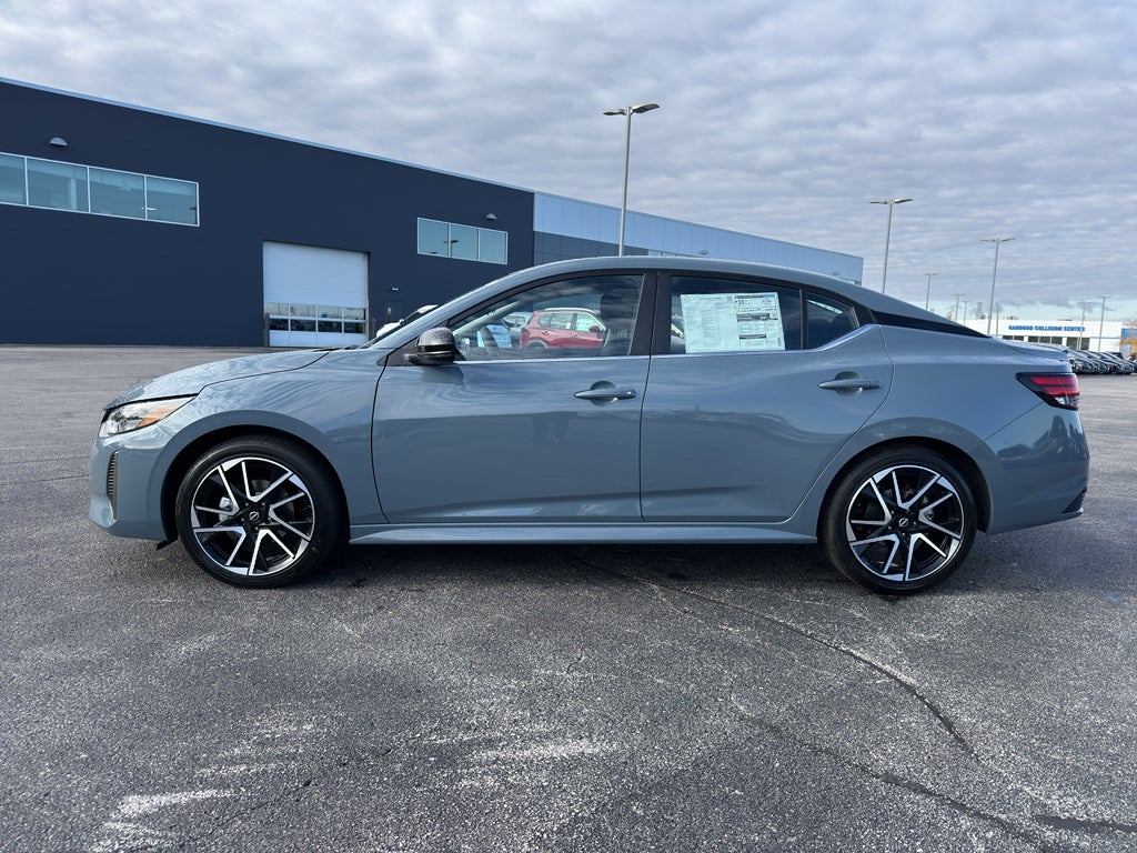 2025 Nissan Sentra SR CVT
