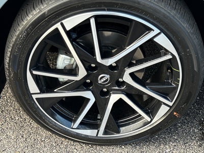 2025 Nissan Sentra SR CVT