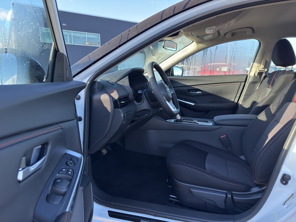 2025 Nissan Sentra SR CVT