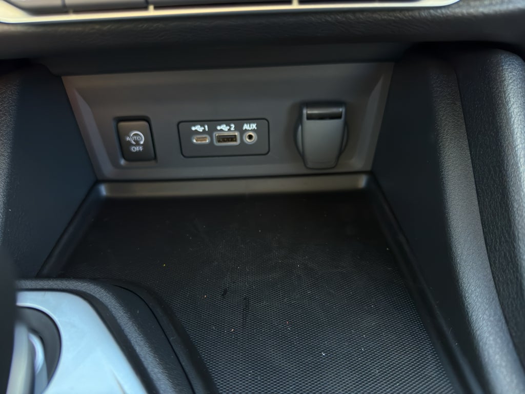 2025 Nissan Sentra SR CVT