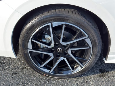 2025 Nissan Sentra SR CVT