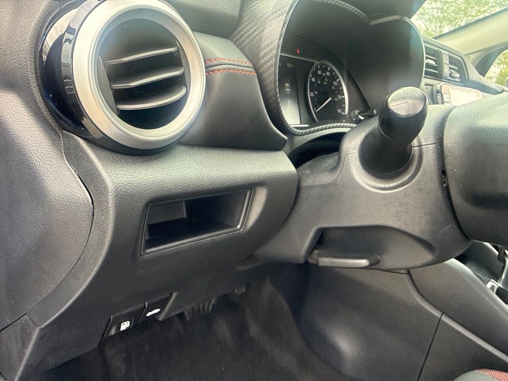 2024 Nissan Versa SR CVT