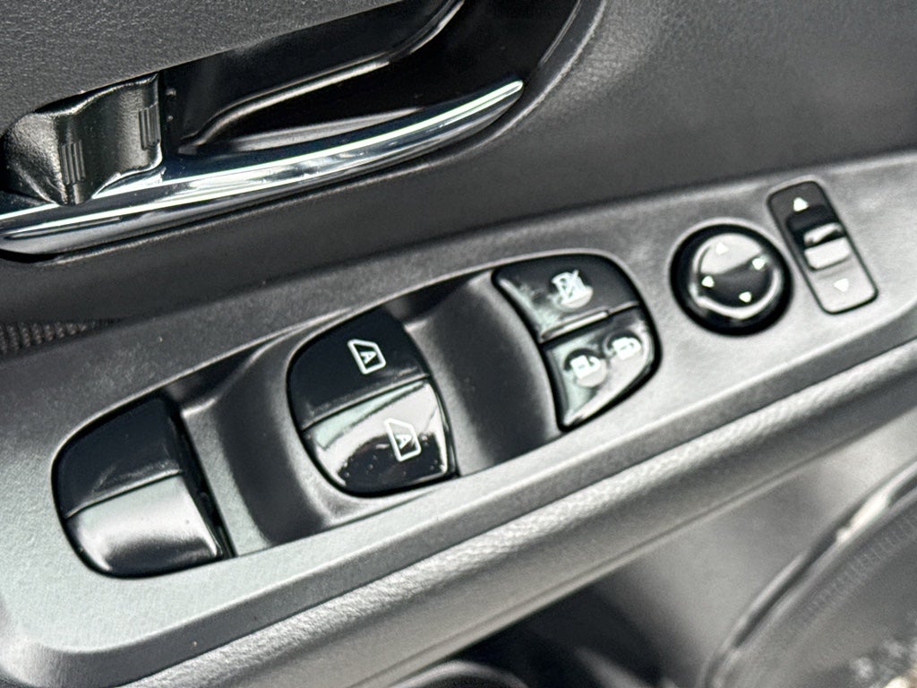 2023 Nissan Kicks SV FWD