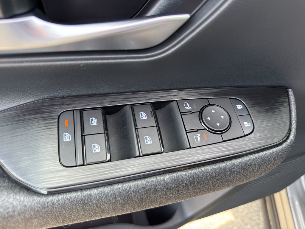 2025 Nissan Kicks SV AWD