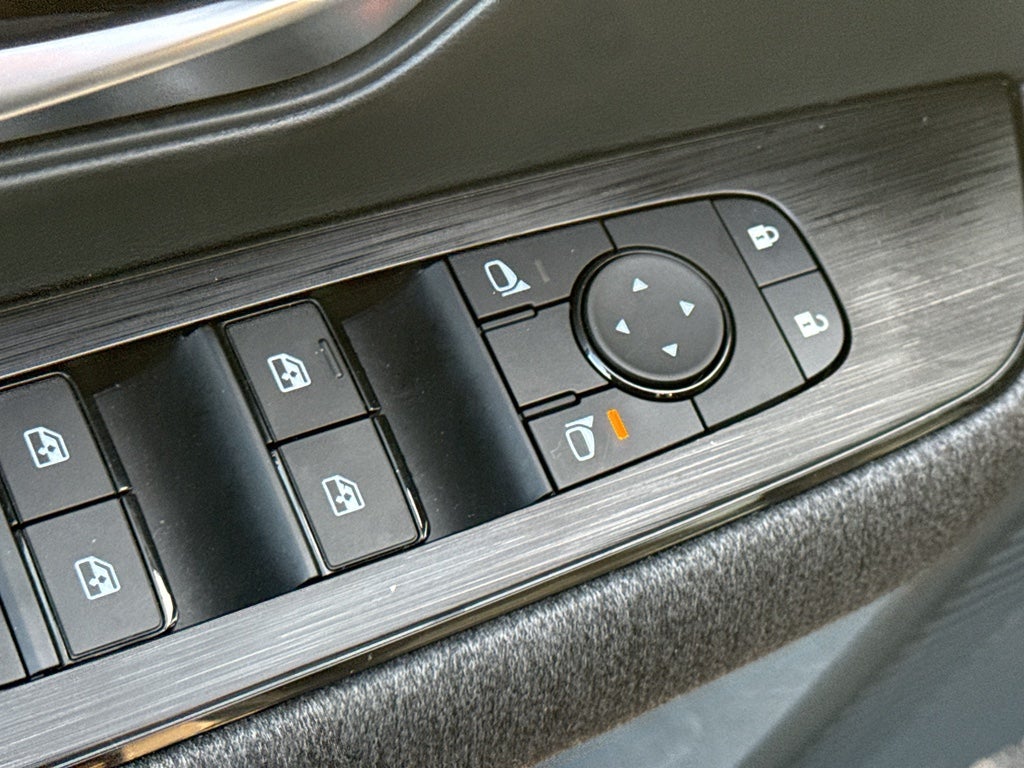 2025 Nissan Kicks SV AWD