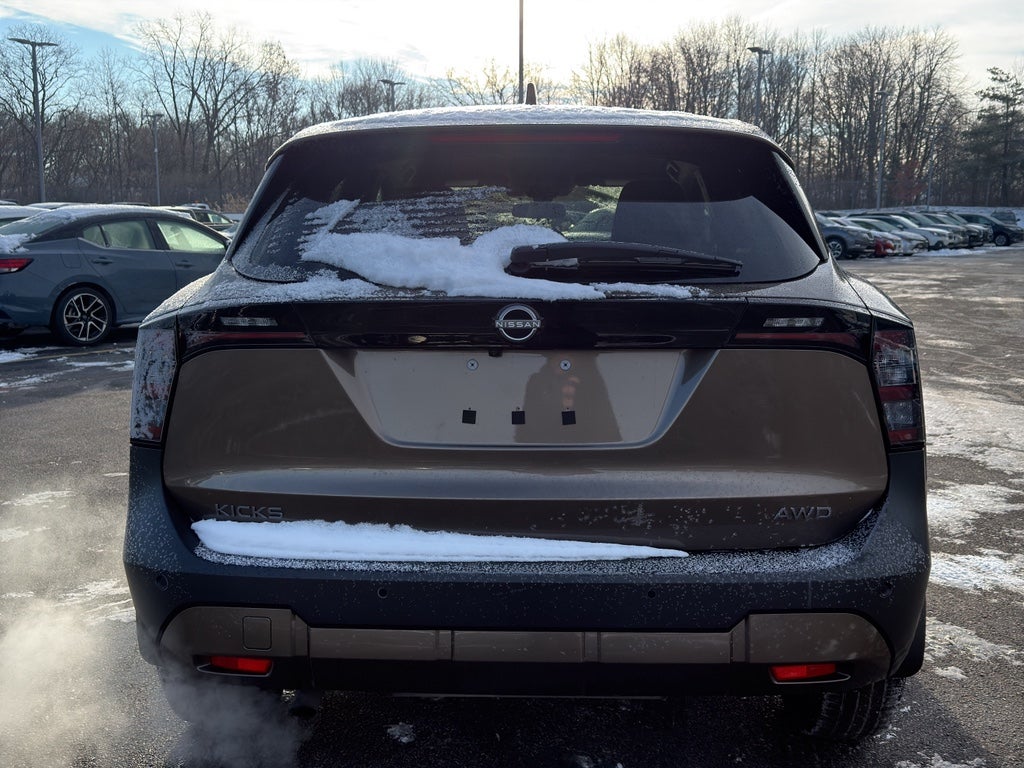 2025 Nissan Kicks SV AWD