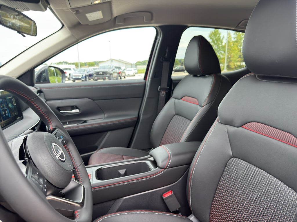 2026 Nissan Kicks SR AWD