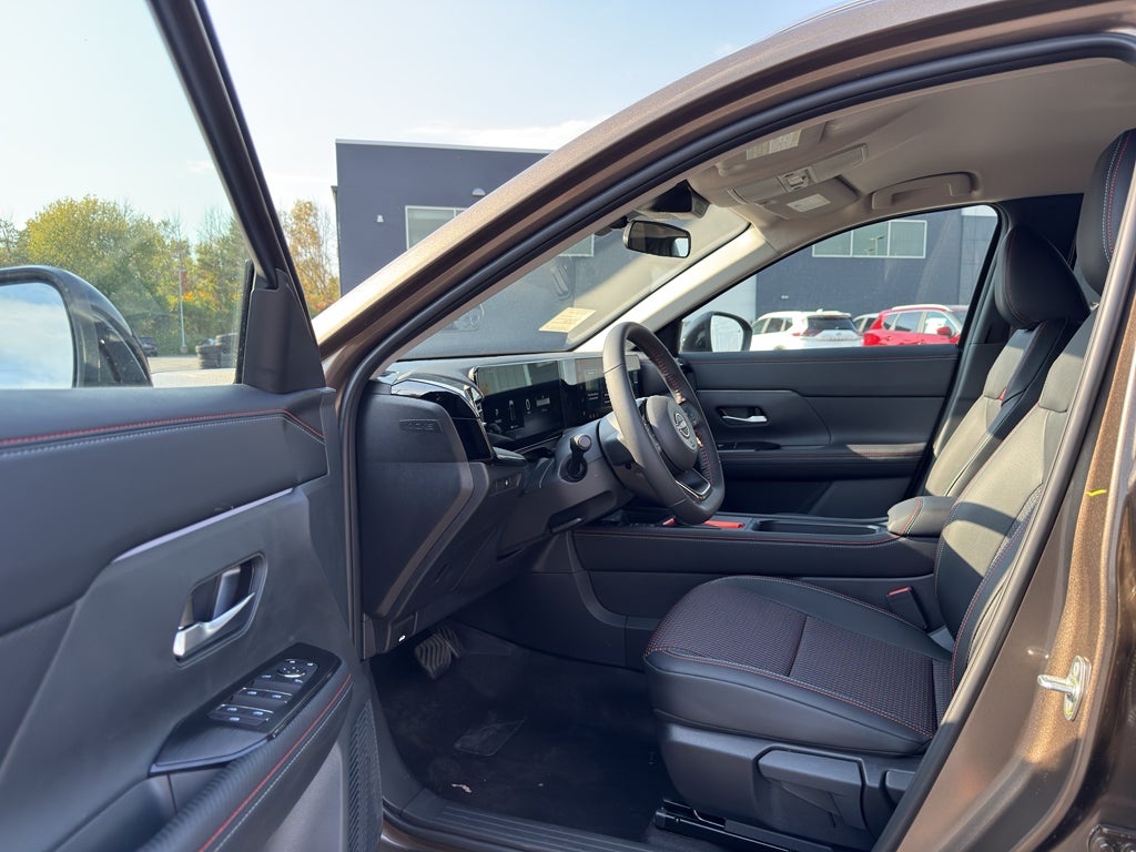 2026 Nissan Kicks SR AWD