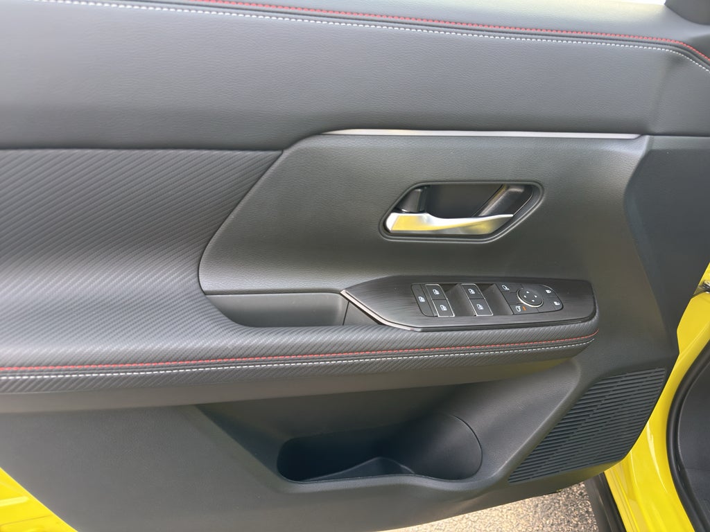 2025 Nissan Kicks SR AWD