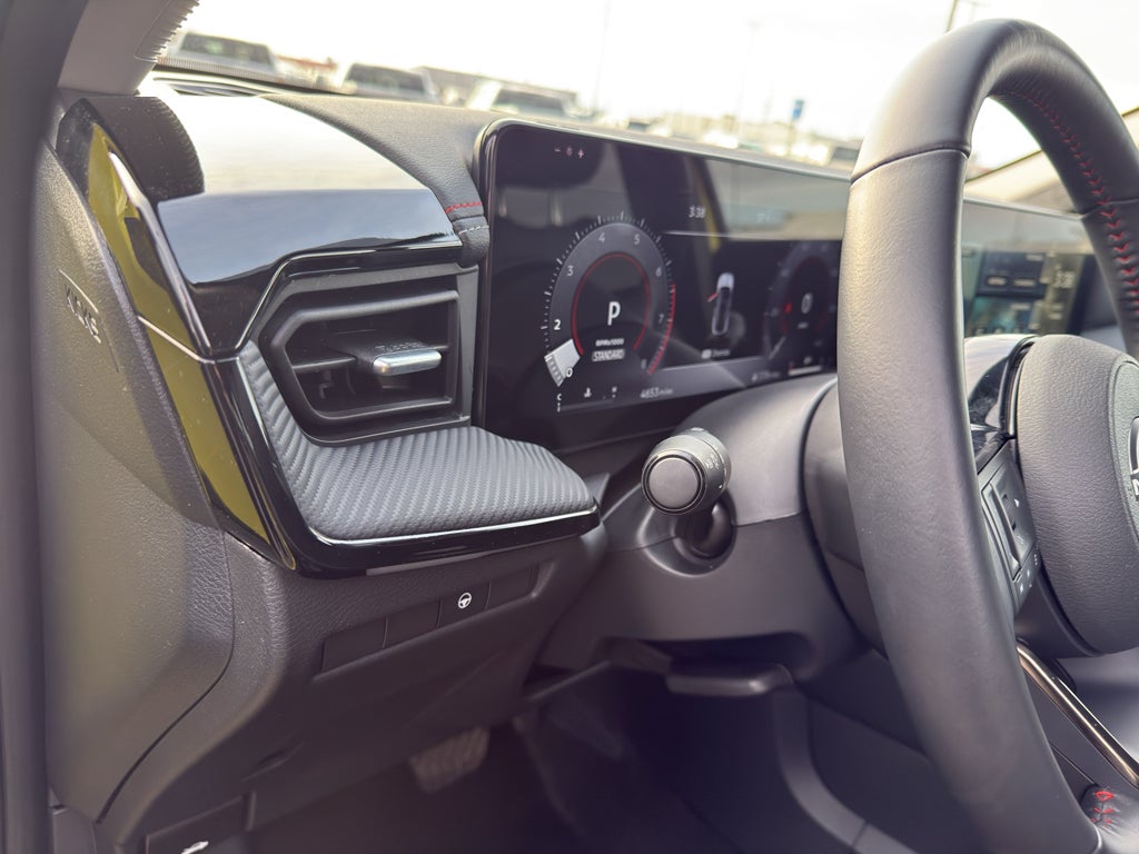 2025 Nissan Kicks SR AWD