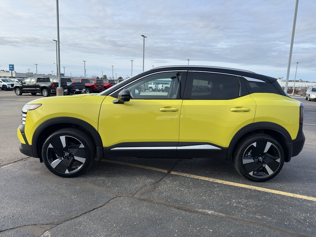 2025 Nissan Kicks SR AWD