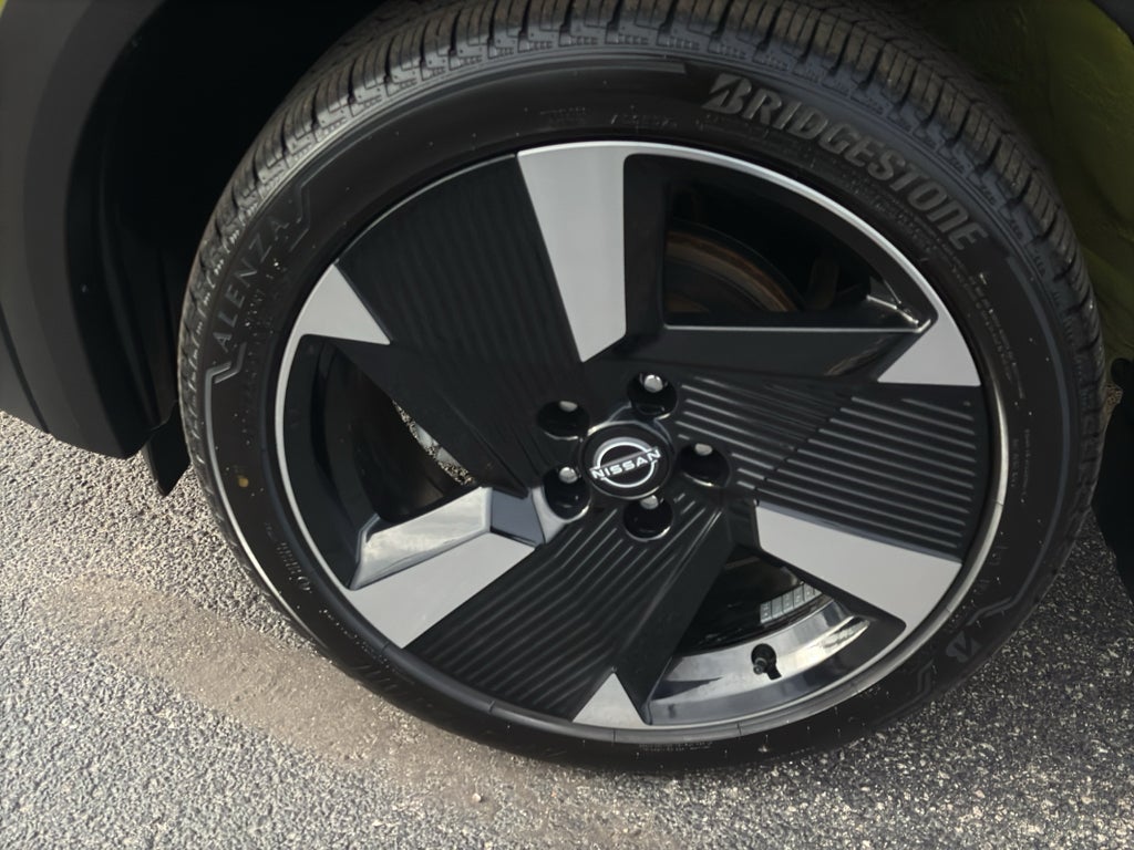 2025 Nissan Kicks SR AWD