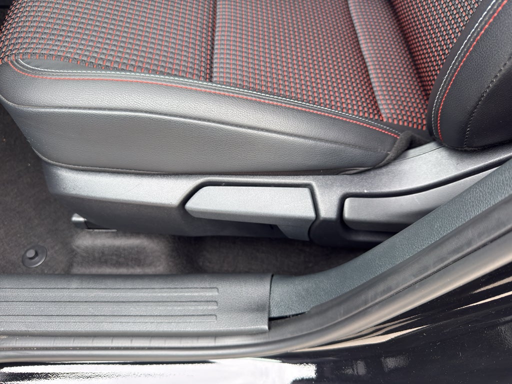 2025 Nissan Kicks SR AWD