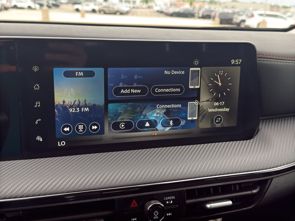 2025 Nissan Kicks SR AWD