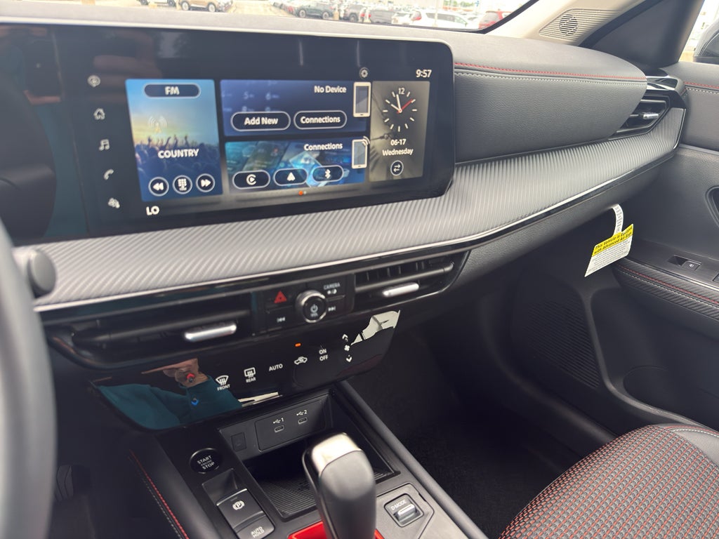 2025 Nissan Kicks SR AWD