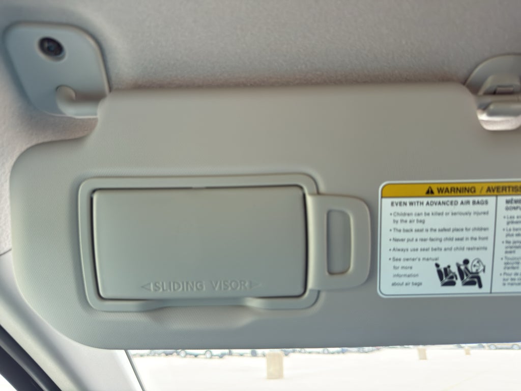2025 Nissan Kicks SR AWD