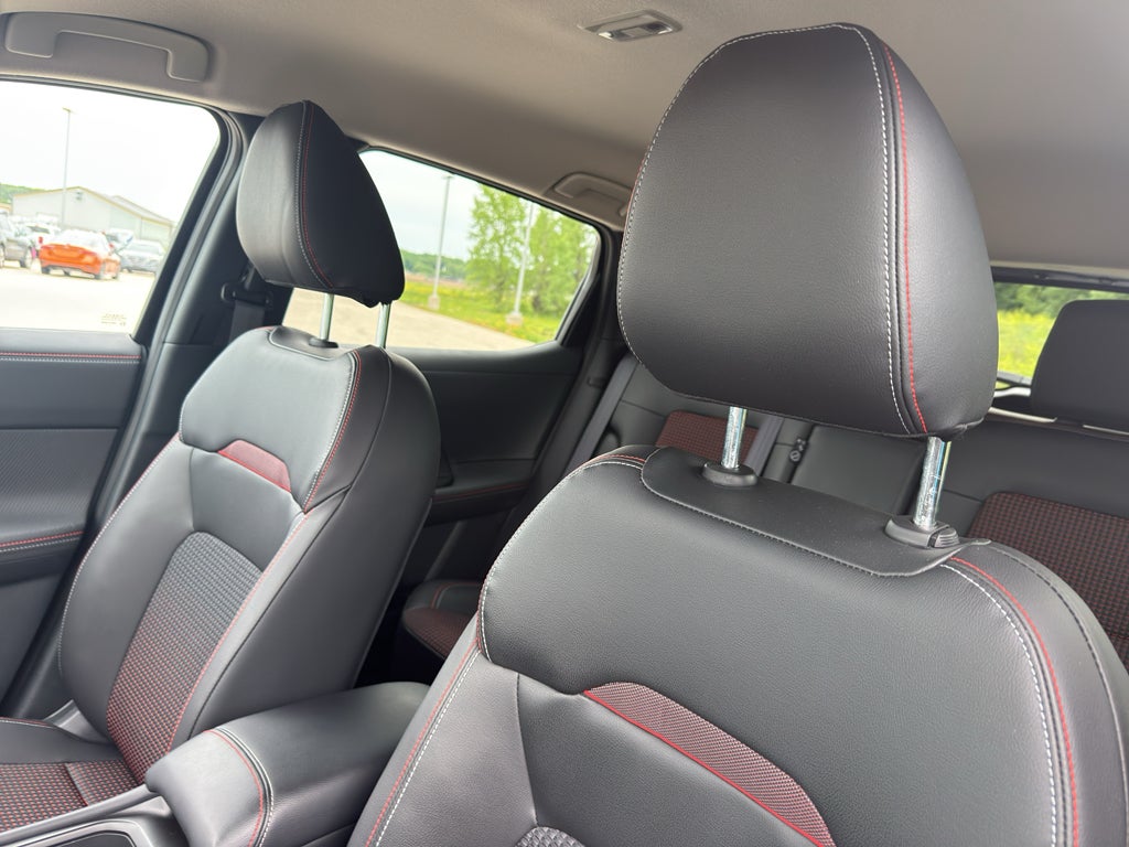 2025 Nissan Kicks SR AWD