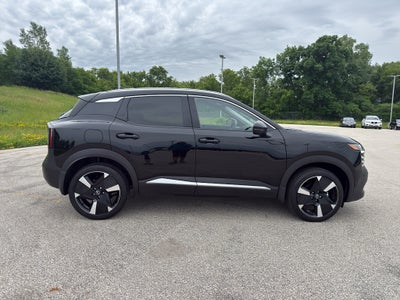 2025 Nissan Kicks SR AWD
