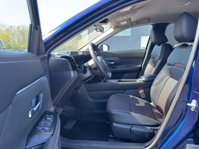 2025 Nissan Kicks SR AWD