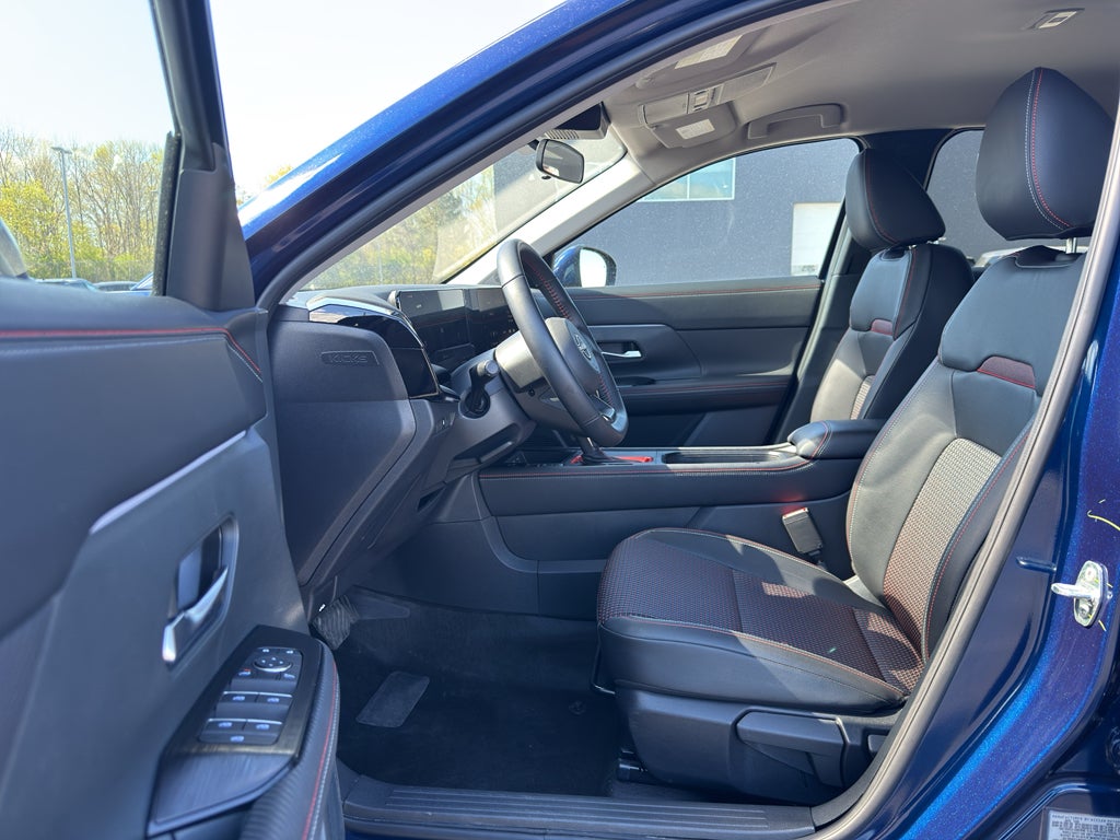 2025 Nissan Kicks SR AWD