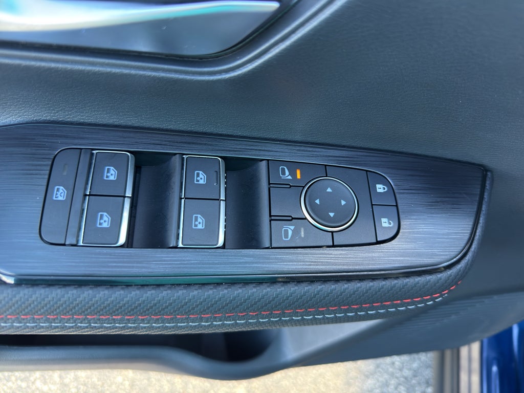 2025 Nissan Kicks SR AWD