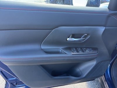 2025 Nissan Kicks SR AWD