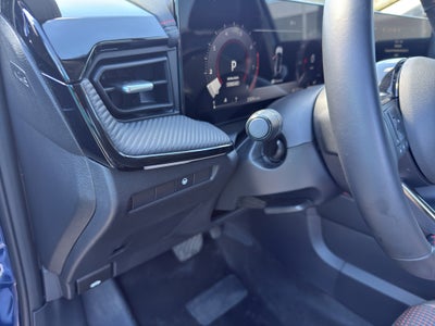 2025 Nissan Kicks SR AWD