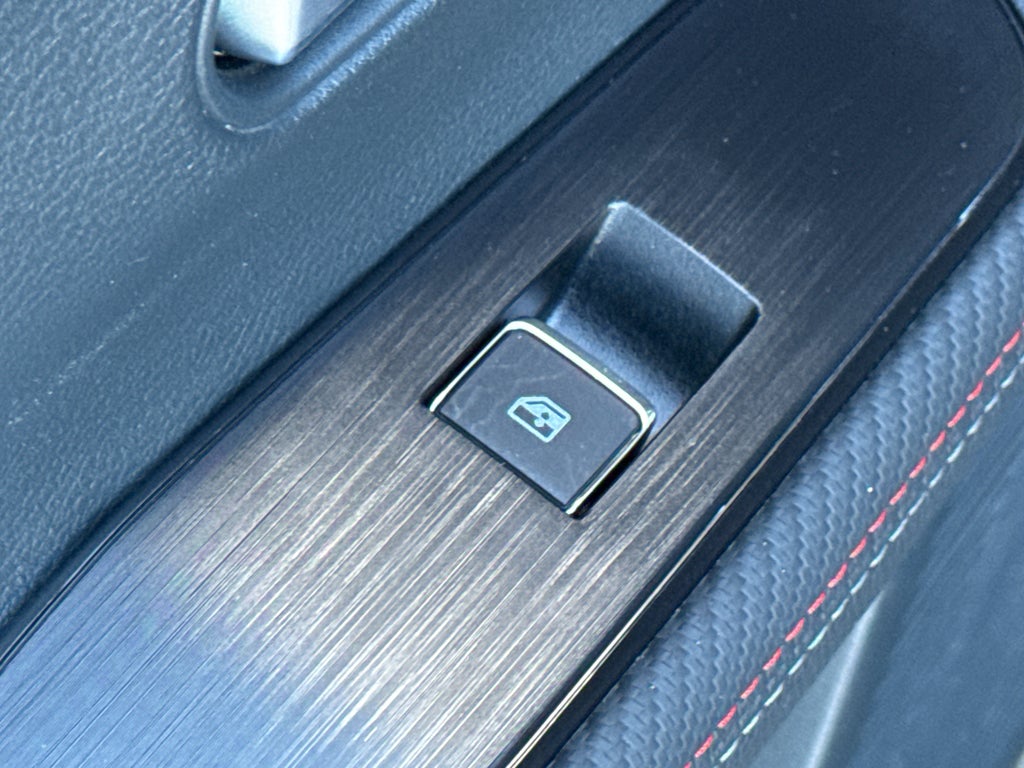 2025 Nissan Kicks SR AWD