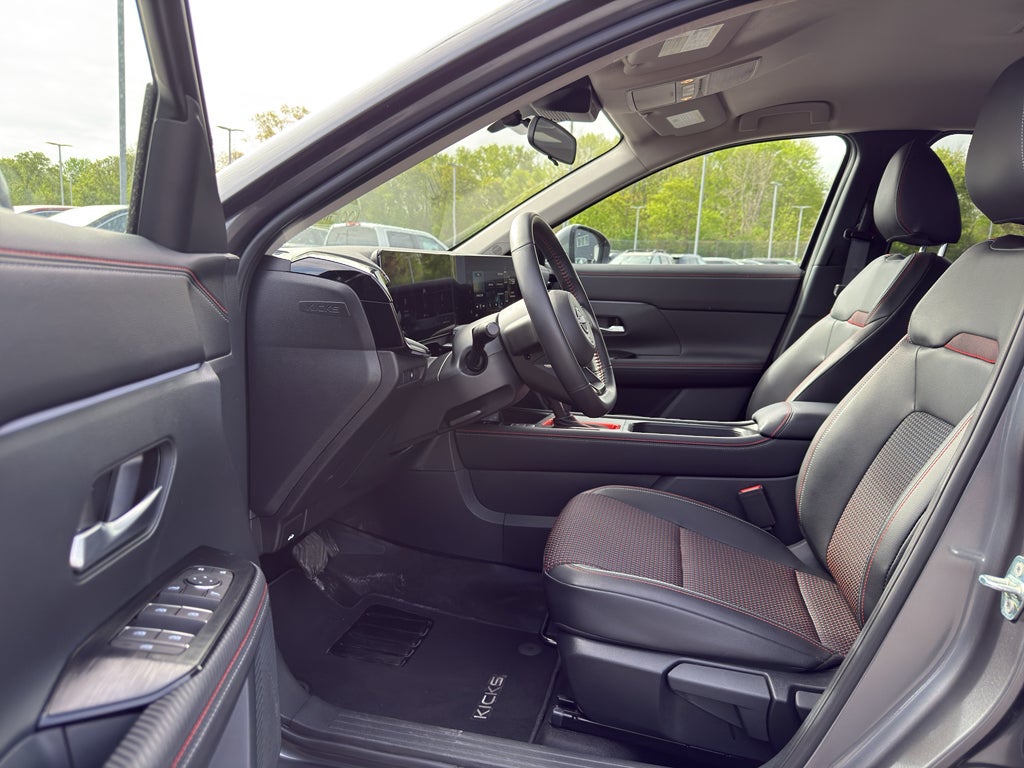 2025 Nissan Kicks SR AWD