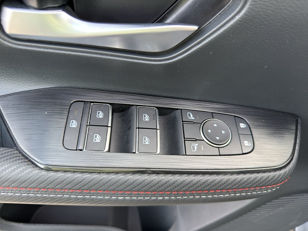 2025 Nissan Kicks SR AWD