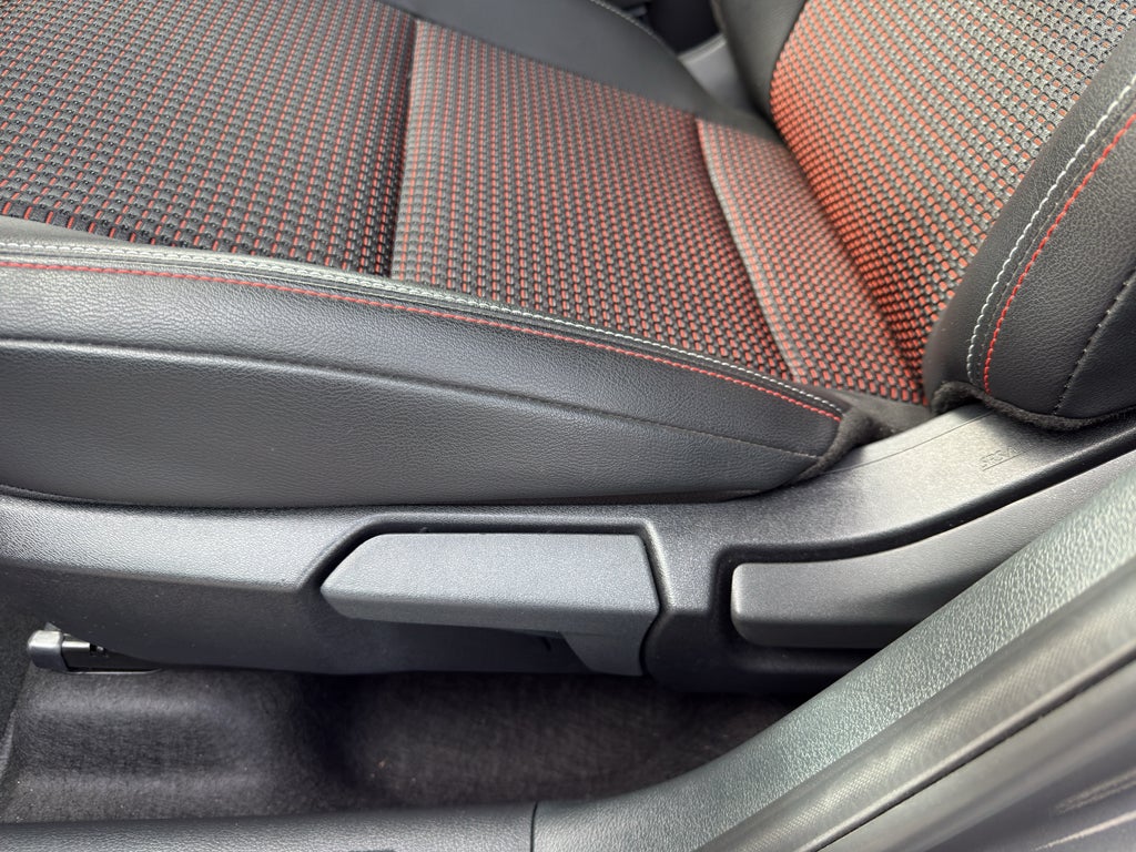 2025 Nissan Kicks SR AWD