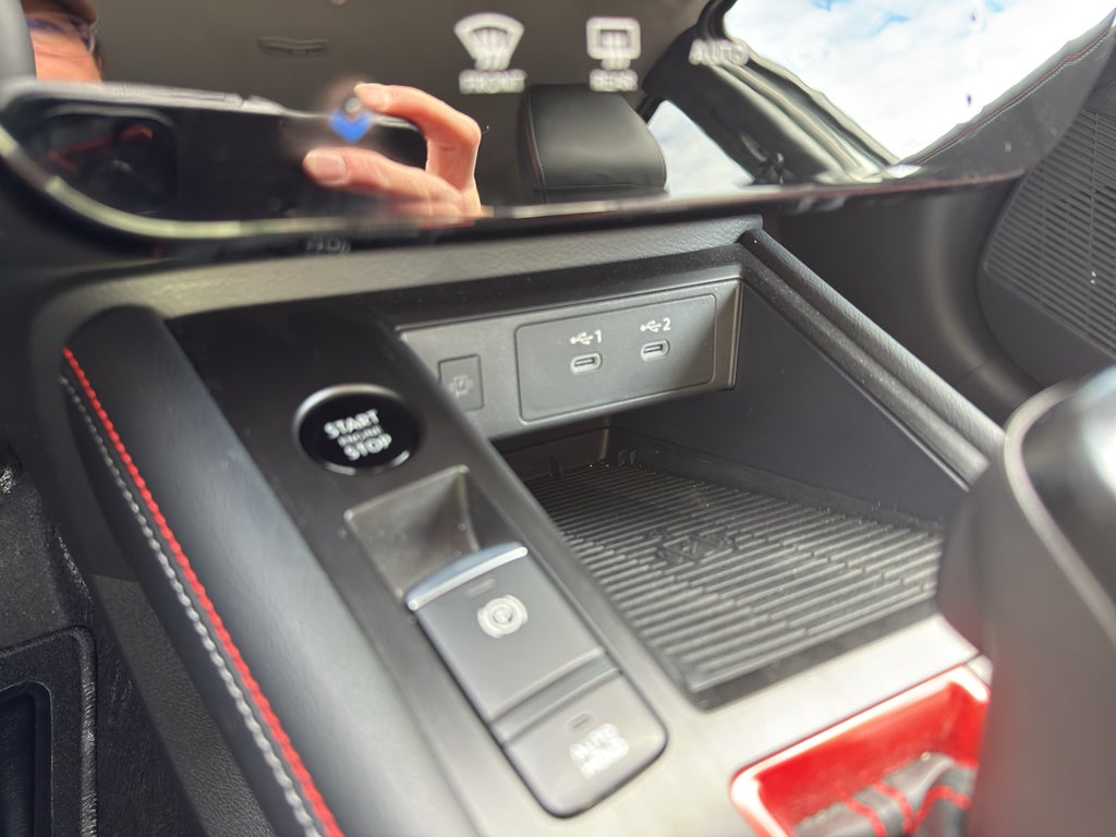 2025 Nissan Kicks SR AWD