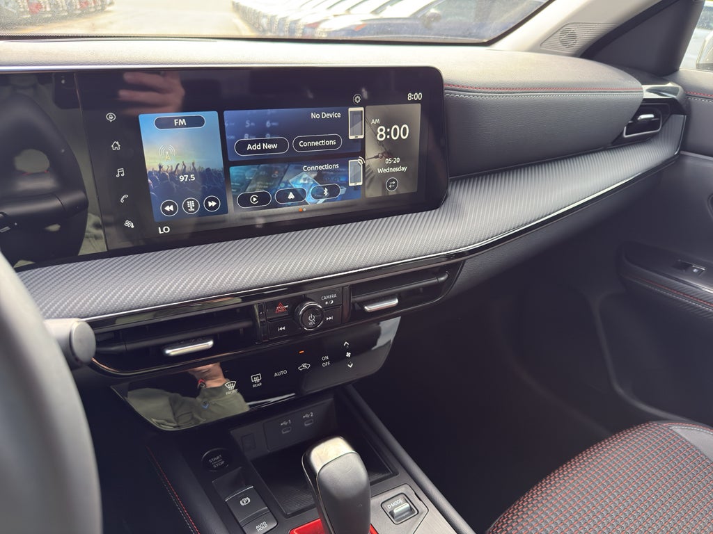 2025 Nissan Kicks SR AWD