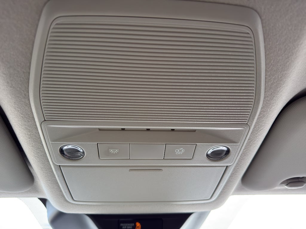 2025 Nissan Kicks SR AWD