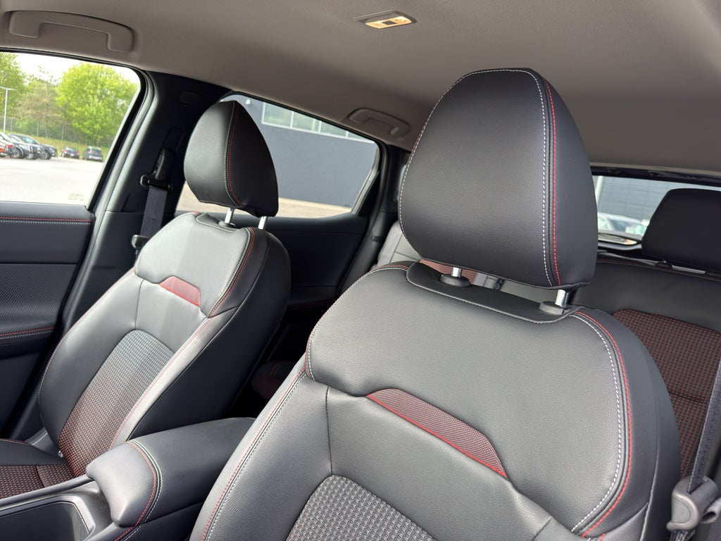 2025 Nissan Kicks SR AWD