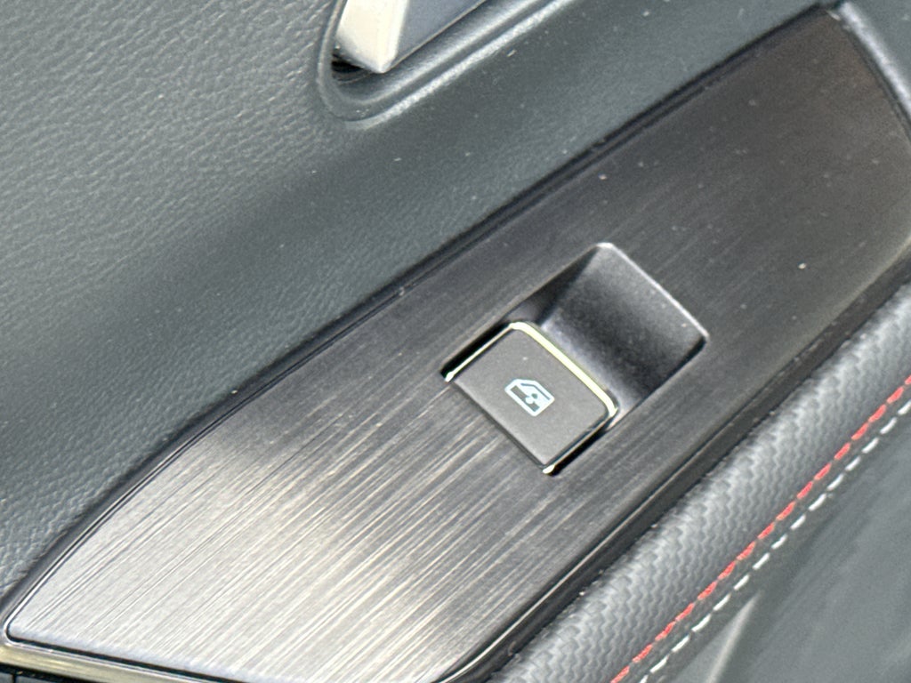 2025 Nissan Kicks SR AWD