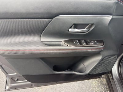 2025 Nissan Kicks SR AWD