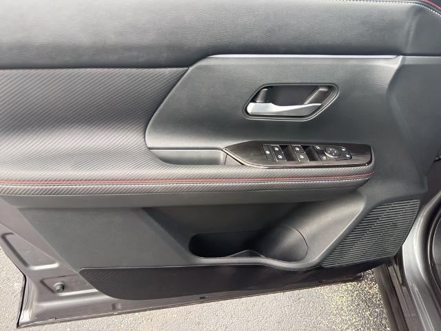 2025 Nissan Kicks SR AWD