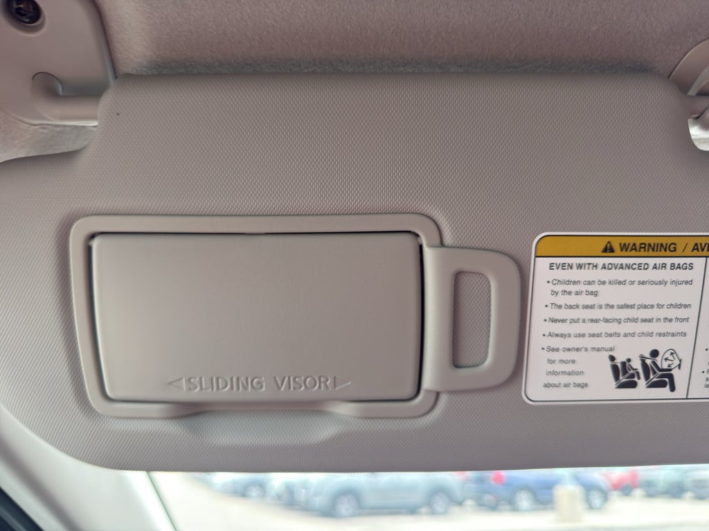 2025 Nissan Kicks SR AWD