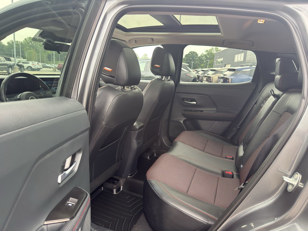 2025 Nissan Kicks SR AWD