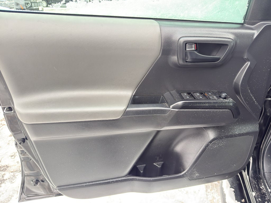 2023 Toyota Tacoma 4WD 4WD SR Double Cab 5' Bed V6 AT (Natl)