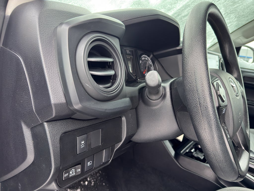 2023 Toyota Tacoma 4WD 4WD SR Double Cab 5' Bed V6 AT (Natl)