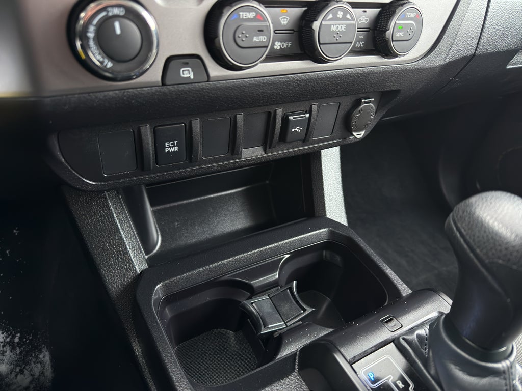 2023 Toyota Tacoma 4WD 4WD SR Double Cab 5' Bed V6 AT (Natl)